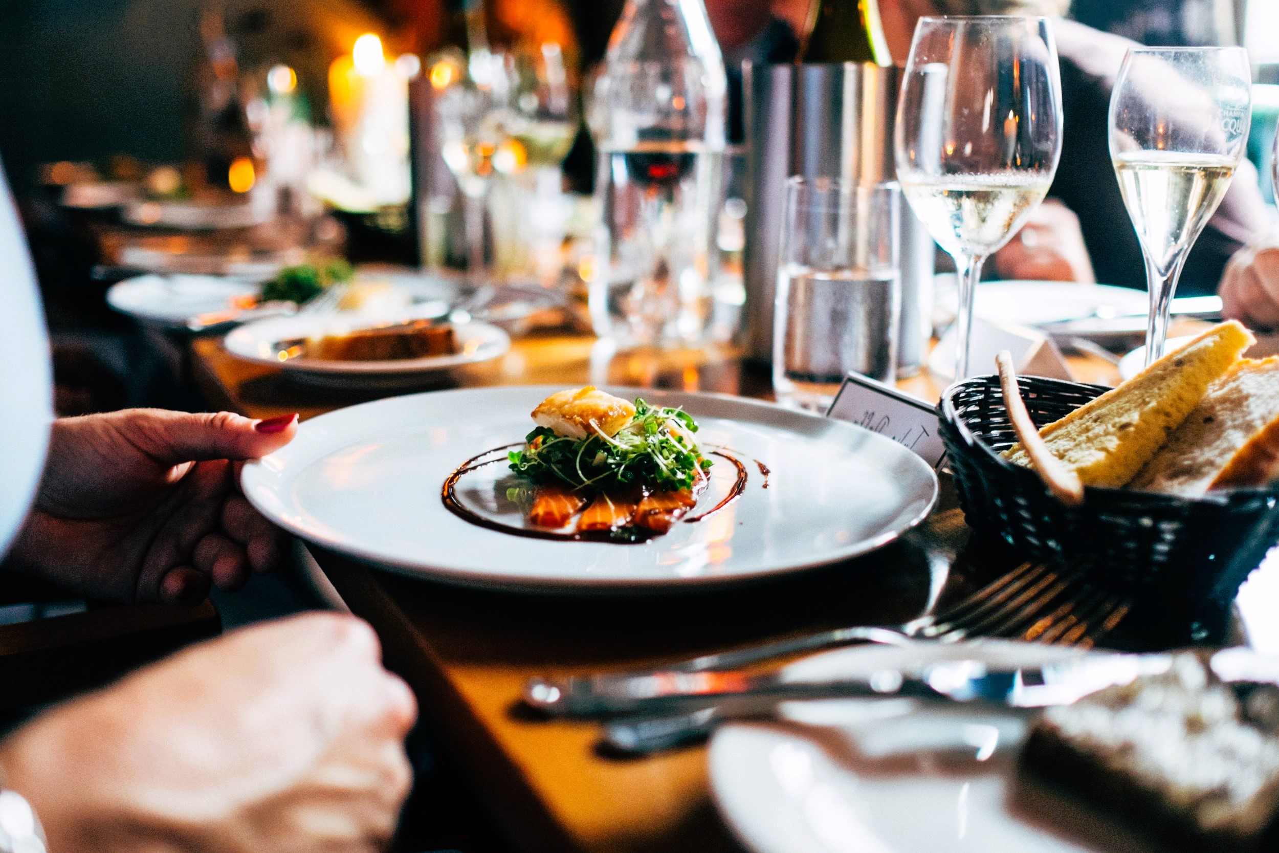 Choosing the Perfect Restaurant for Your Anniversary Celebration